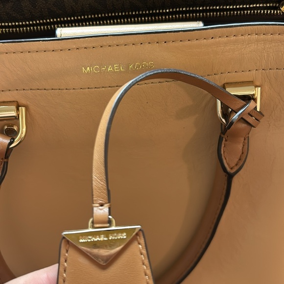 Michael Kors purse - Picture 3 of 5